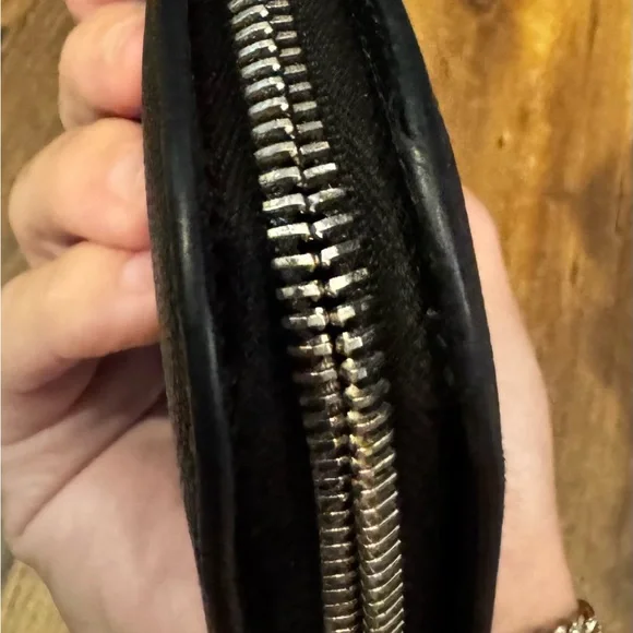 Saint Laurent Black Pebbled Leather Long Zippy Wallet - Full Inclusion - Picture 8 of 14